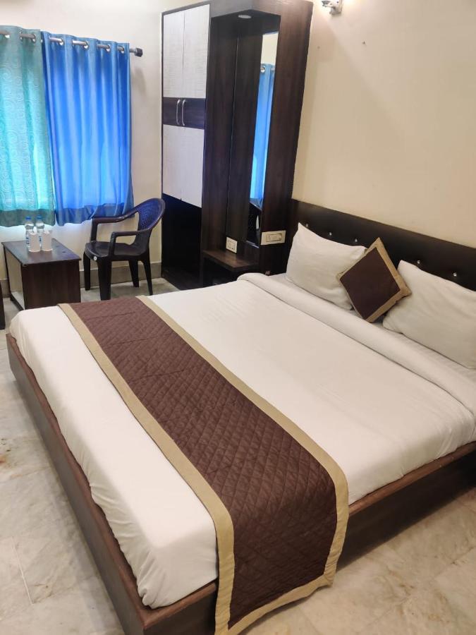 Hotel Raj Vilas Udaipur Exterior photo