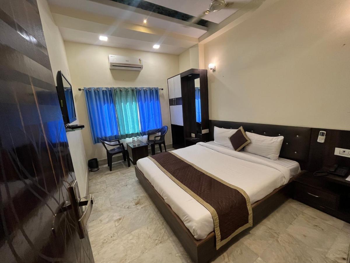 Hotel Raj Vilas Udaipur Exterior photo