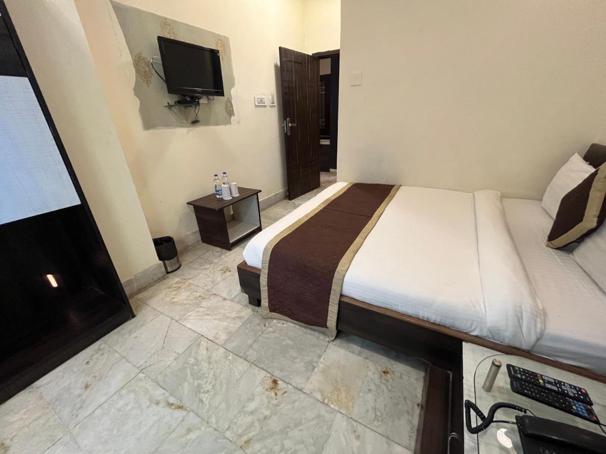 Hotel Raj Vilas Udaipur Exterior photo