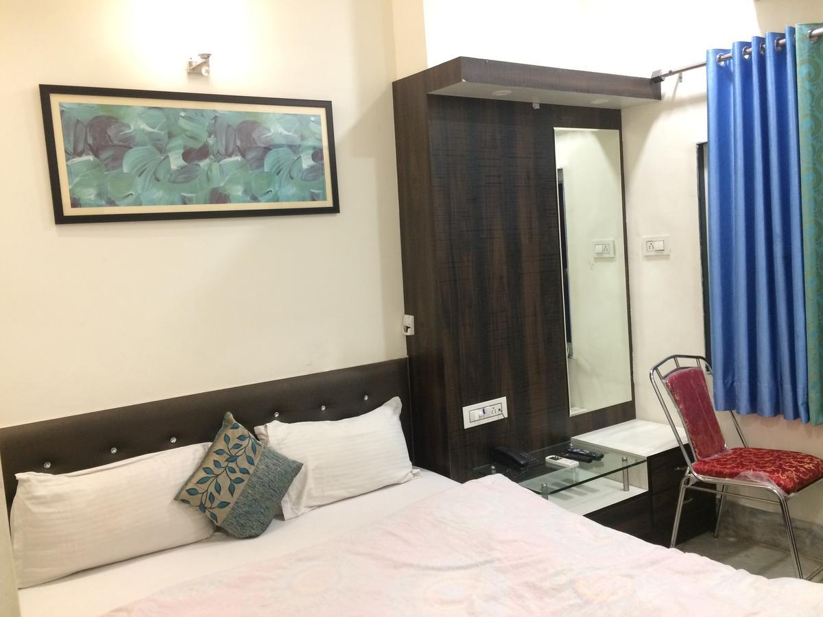 Hotel Raj Vilas Udaipur Exterior photo
